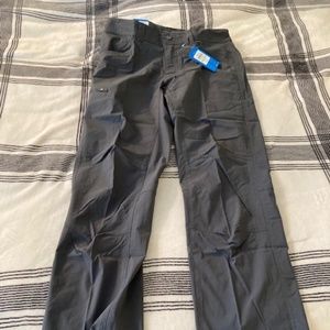 BRAND NEW men's Columbia stretch pant size 30W, 32L